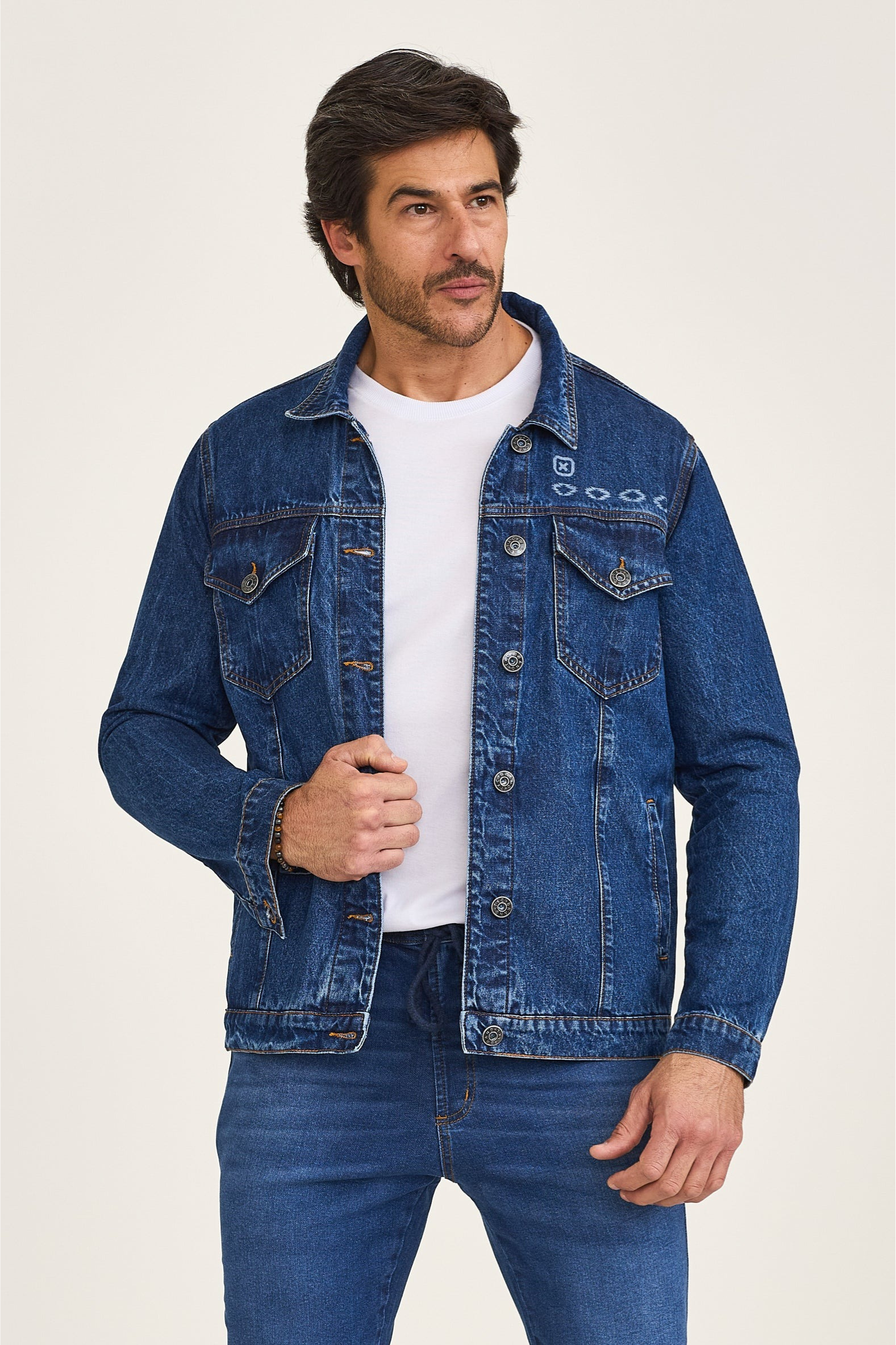 INDIVIDUELL BESTICKTE DENIM-TRUCKERJACKE 7366